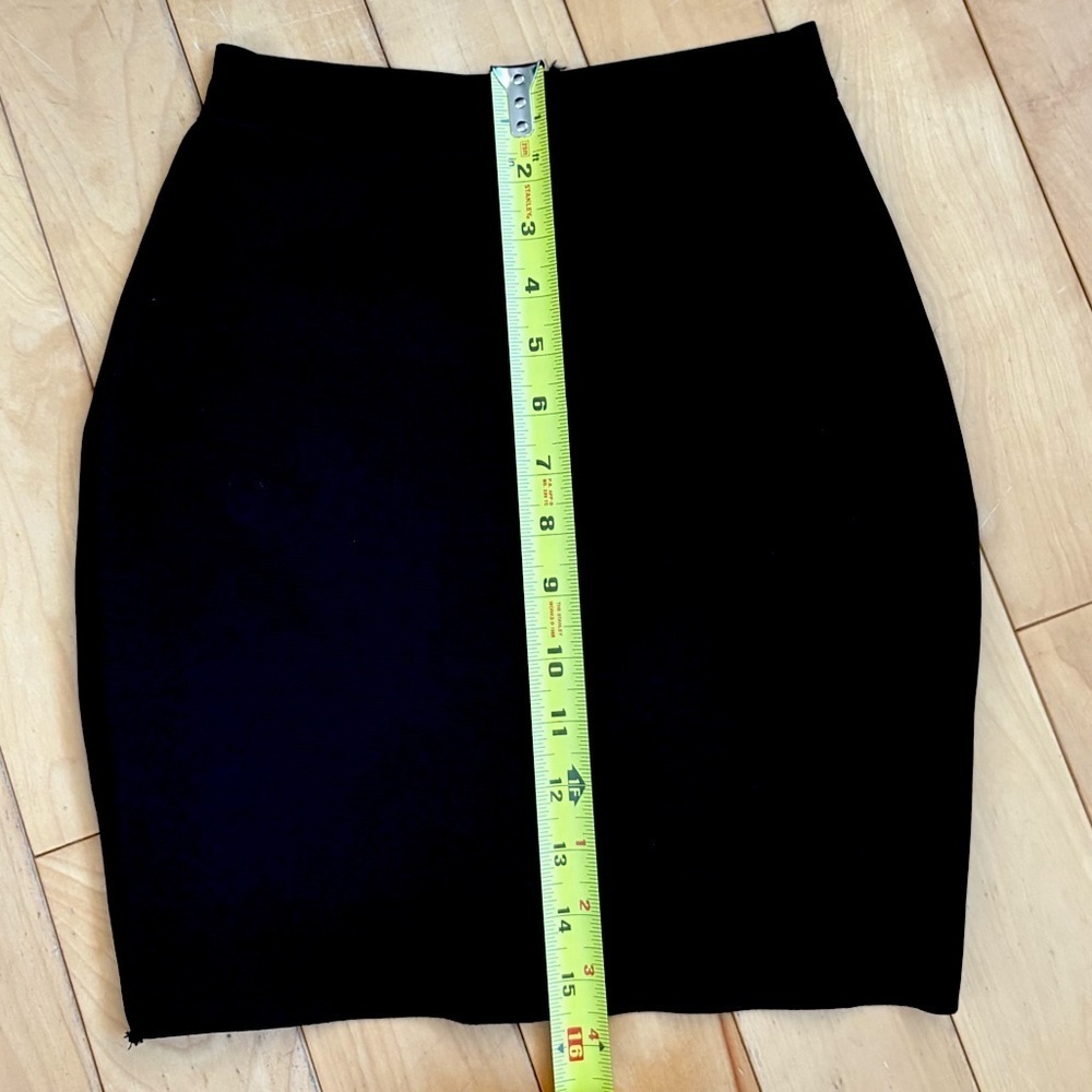SUPER DOWN black back zip bodycon mini skirt - Picture 4 of 10